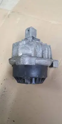 BMW 7 F01 F02 F03 F04 Engine mount bracket 6775905