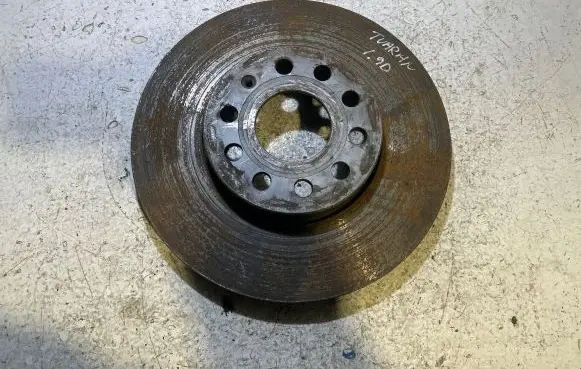 Volkswagen Touran I Front brake disc