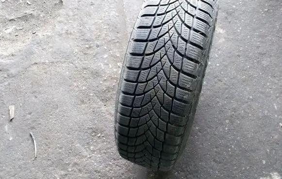 Volkswagen Golf III R15 winter tire 19565R15