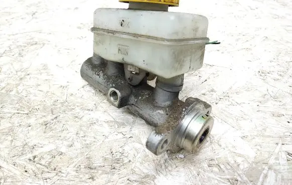 Subaru Forester SF Master brake cylinder