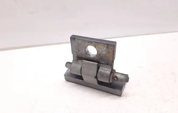 Volvo V70 Front door lower hinge 