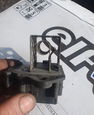 Coolant fan relay