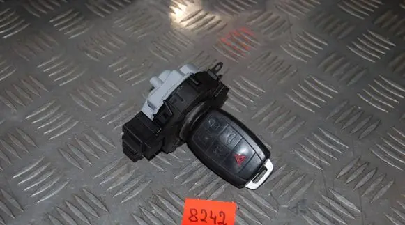 Volvo C30 Ignition lock 30737156