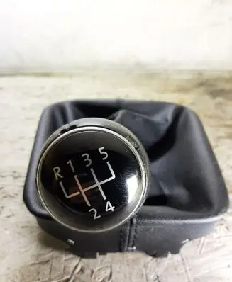 Volkswagen Jetta VI Gear lever shifter trim leather/knob 5M0711113