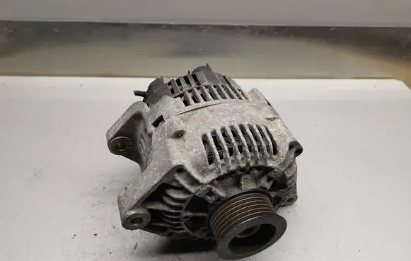 Renault Laguna I Generator/alternator 7701352302