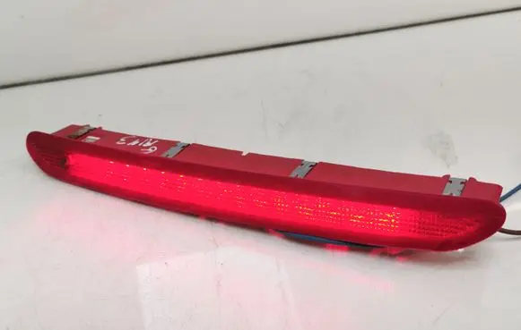 Volkswagen Up Third/center stoplight 1T0945087
