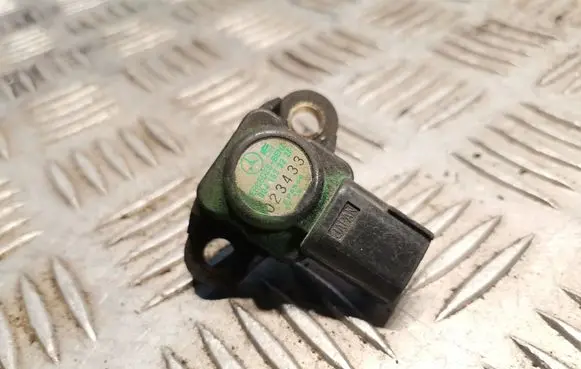 Mercedes-Benz C W203 Air pressure sensor 0041533228