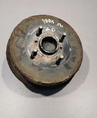Toyota Yaris Rear wheel hub