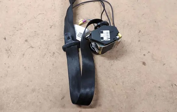 Audi A6 S6 C6 4F Middle seatbelt (rear) 601492600 8A0857732 560380800