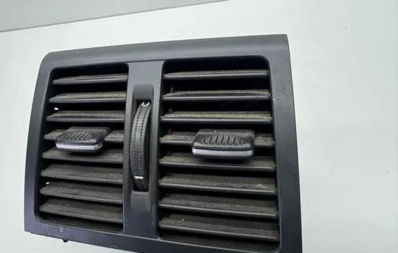 Opel Zafira B Rear air vent grill 13144753 213680437