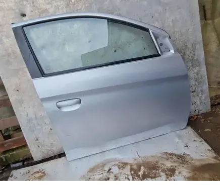 Mitsubishi Space Star Front door