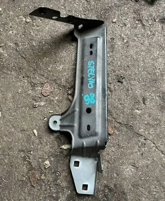 Alfa Romeo Stelvio Fender mounting bracket