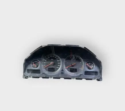 Volvo V70 Speedometer (instrument cluster) 8673262 69294730T 8602764
