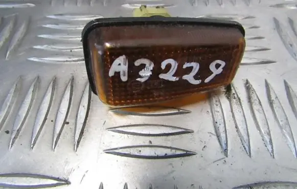 Citroen Xsara Front fender indicator light