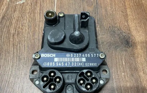 Mercedes-Benz E W124 Ignition amplifier control unit 0055456732 0227400577
