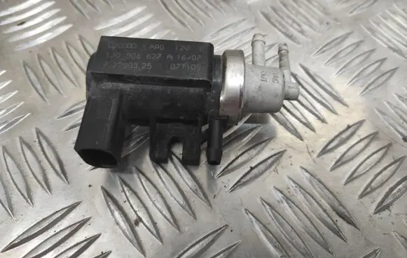 Volkswagen Golf IV Turbo solenoid valve 1J0906627A
