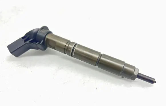 Mercedes-Benz E W211 Fuel injector A6420700587