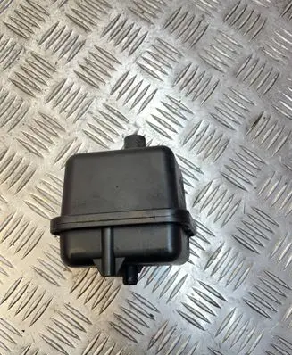 Volkswagen PASSAT B6 Vacuum air tank 03G129808
