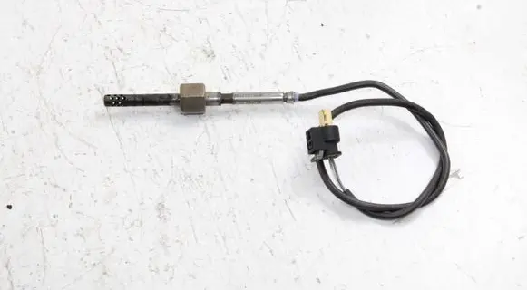 Mercedes-Benz E C207 W207 Exhaust gas temperature sensor A0071536728