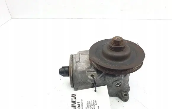 Mercedes-Benz W123 Power steering pump 6154660315