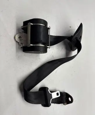 Peugeot 207 Middle seatbelt (rear) 040068