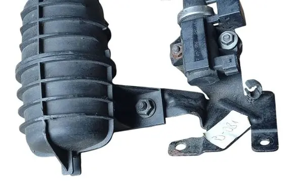 BMW 5 E39 Vacuum air tank 2247620 11632247620 2247906