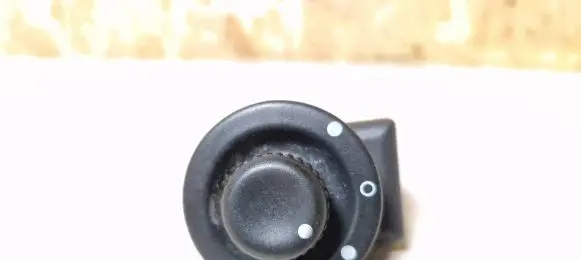Renault Laguna II Wing mirror switch 8200002442