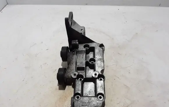 Volvo S60 Generator/alternator bracket 8642196