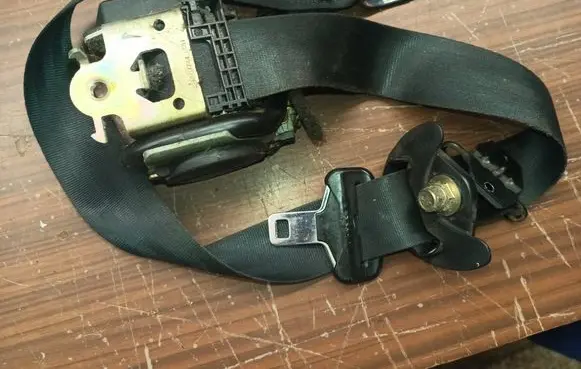 Citroen C5 Front seatbelt 040139 4460407