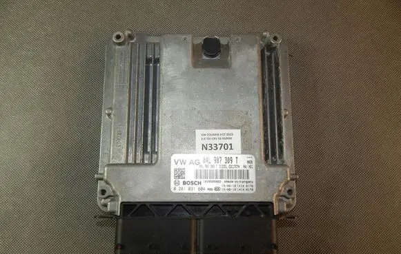 Volkswagen Touran III Engine control unit/module 04L907309T