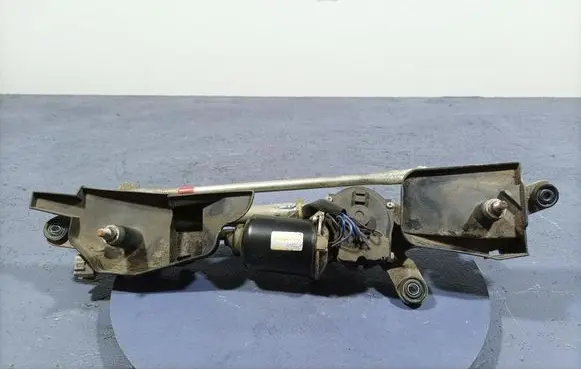 Front wiper linkage and motor