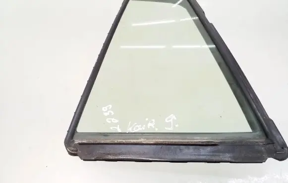 Rear vent window glass