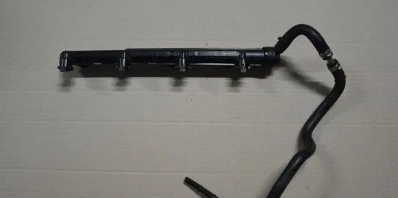 Volkswagen Polo V 6R Fuel main line pipe 04E133319A
