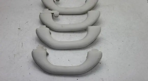 Volkswagen PASSAT CC Front interior roof grab handle
