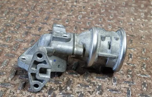 Audi A3 S3 A3 Sportback 8P EGR valve 06A131166E