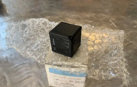 Jaguar X-Type Indicator relay LJA6707AA