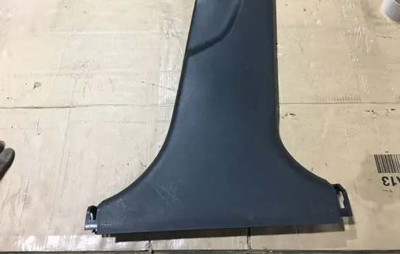 Hyundai i40 (B) pillar trim (bottom)