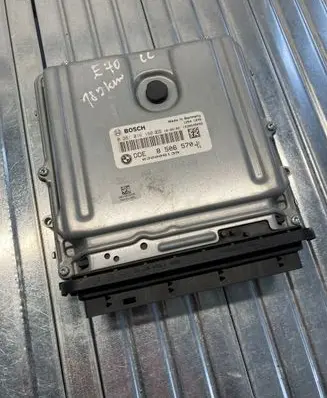 BMW X5 E70 Engine control unit/module 030008139 8506570 1039S39056