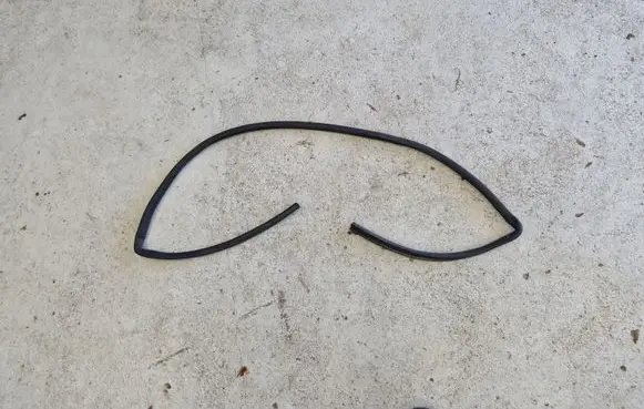 Volkswagen Phaeton Engine compartment rubber 