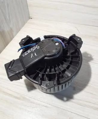 Toyota Verso-S Heater fan/blower