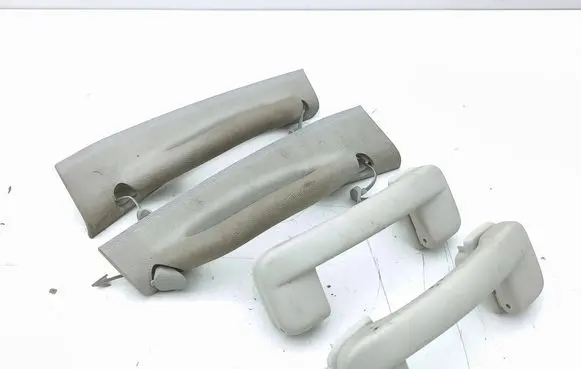 Chrysler Grand Voyager V A set of handles for the ceiling 1AR40ES3AH