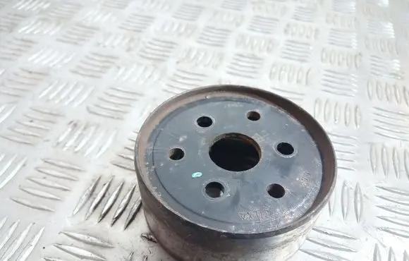 Land Rover Discovery 3 - LR3 Water pump pulley 4R8Q8509AC