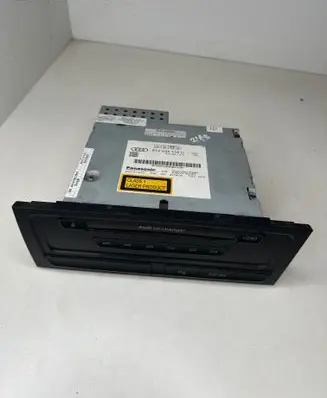 Audi A4 S4 B8 8K CD/DVD changer 8T2035110C