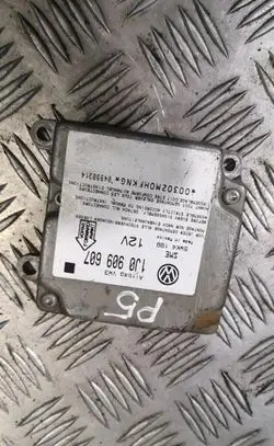 Volkswagen PASSAT B5 Airbag control unit/module 1j0909607
