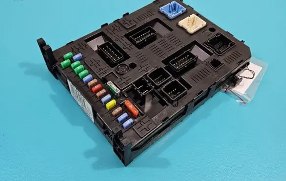 Peugeot 308 Central body control module 9678476880 IMPRK1396110