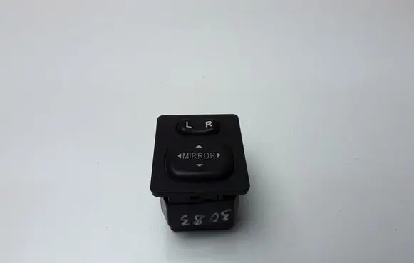 Toyota Auris E180 Wing mirror switch 183640