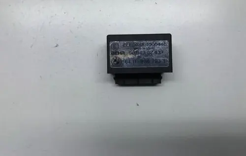 BMW 3 E36 Air conditioner control unit module 8367931 64118367931 9094302439
