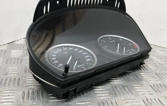 BMW 5 E60 E61 Speedometer (instrument cluster) 6974576 110080213