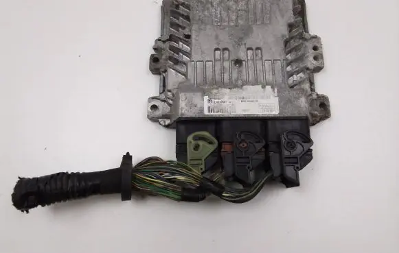 Ford Focus Engine control unit/module BV6112A650ND S180133007