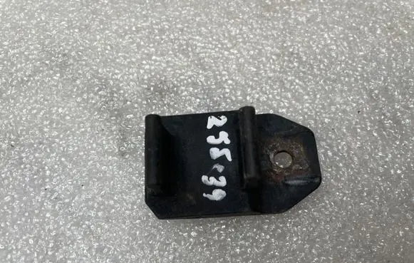 BMW 5 E39 Radiator mount bracket 1740315
